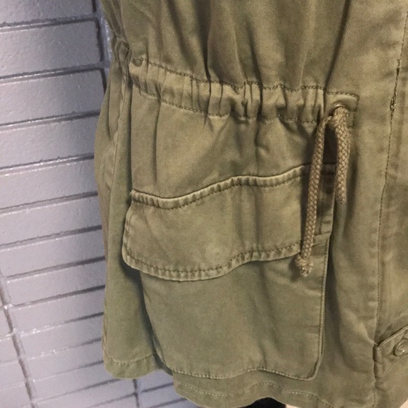 Vest Per Se NWT. - Picture 3 of 4